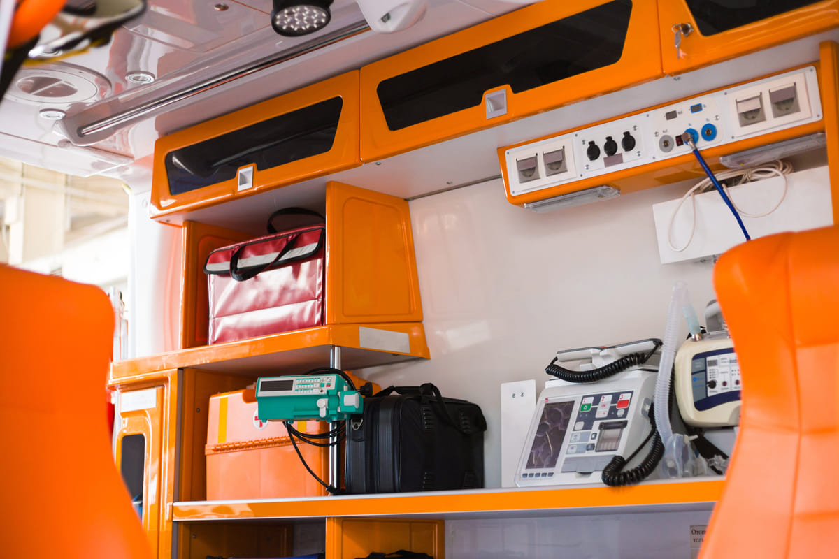 Väikeveoki kindlustamine - meditsiinilised eriseadmed kiirabiautos